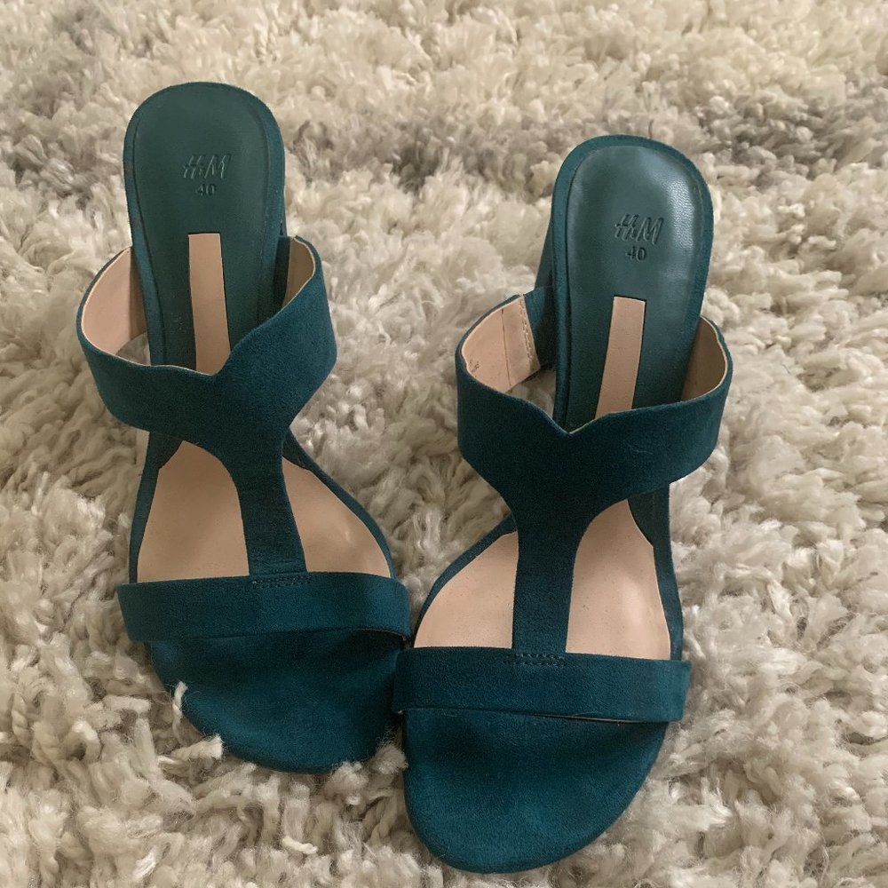 H&M size 40, green suede shoes